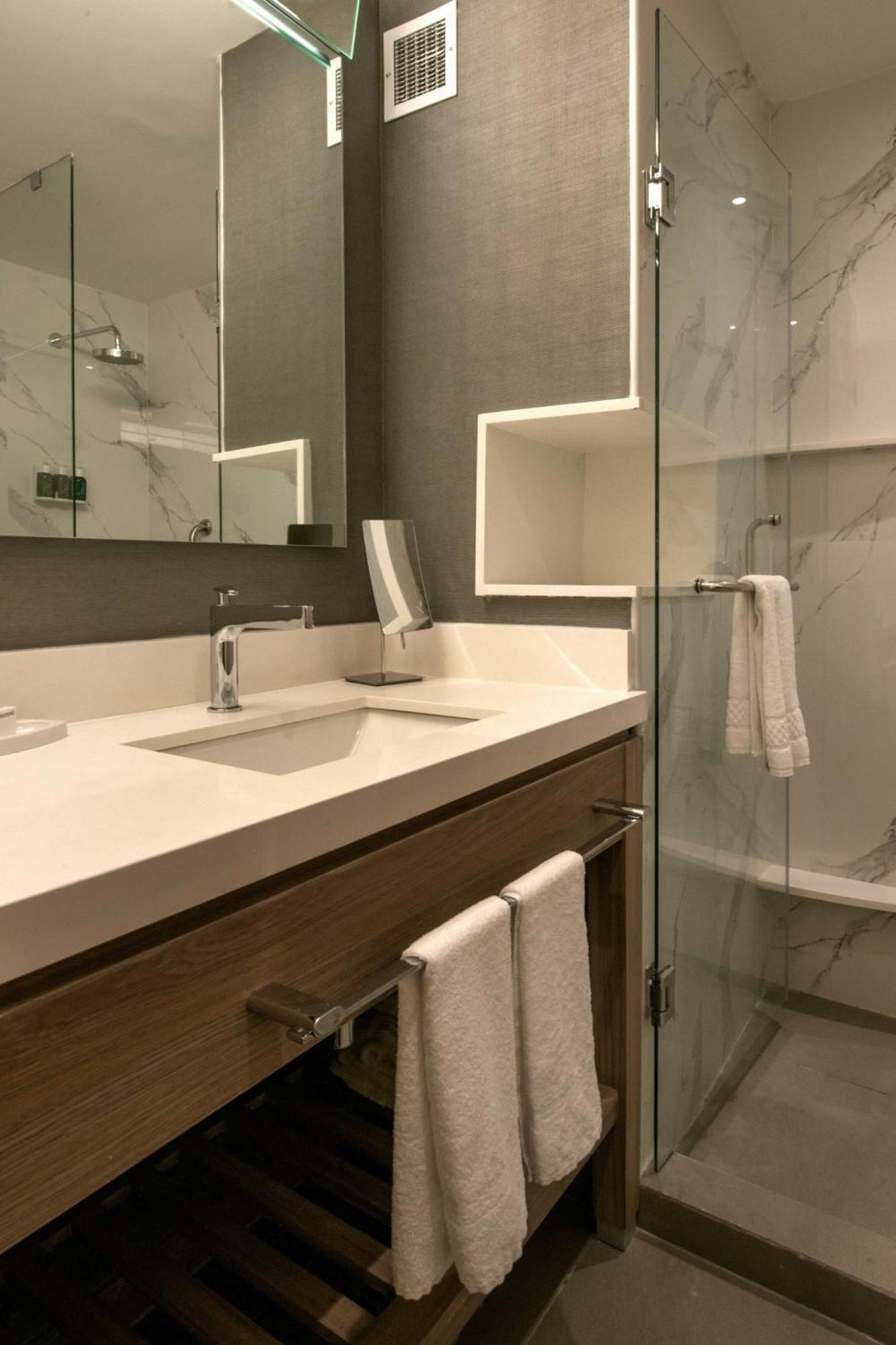 Courtyard By Marriott San Luis Potosi, Los Lagos Esterno foto
