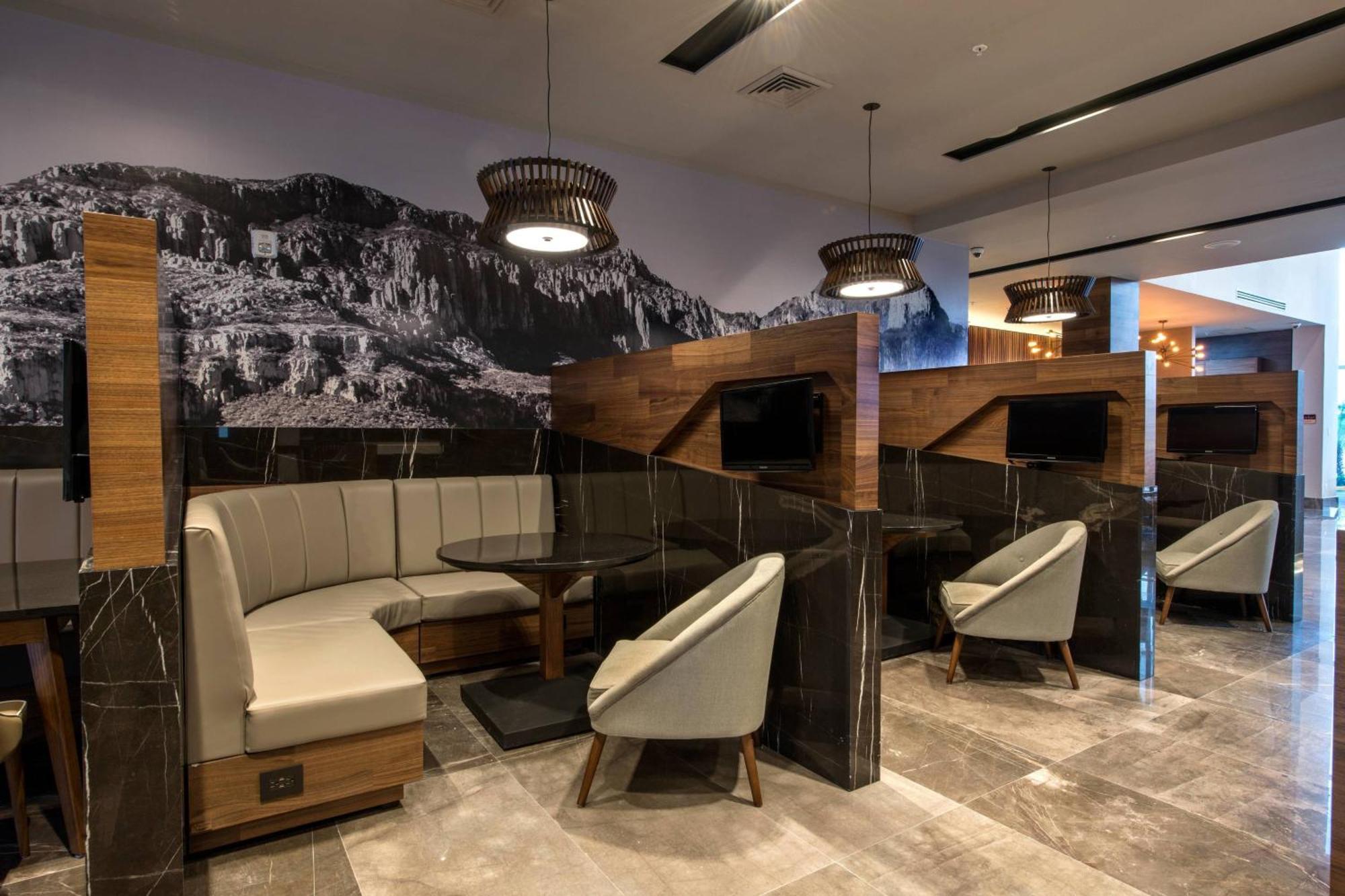Courtyard By Marriott San Luis Potosi, Los Lagos Esterno foto
