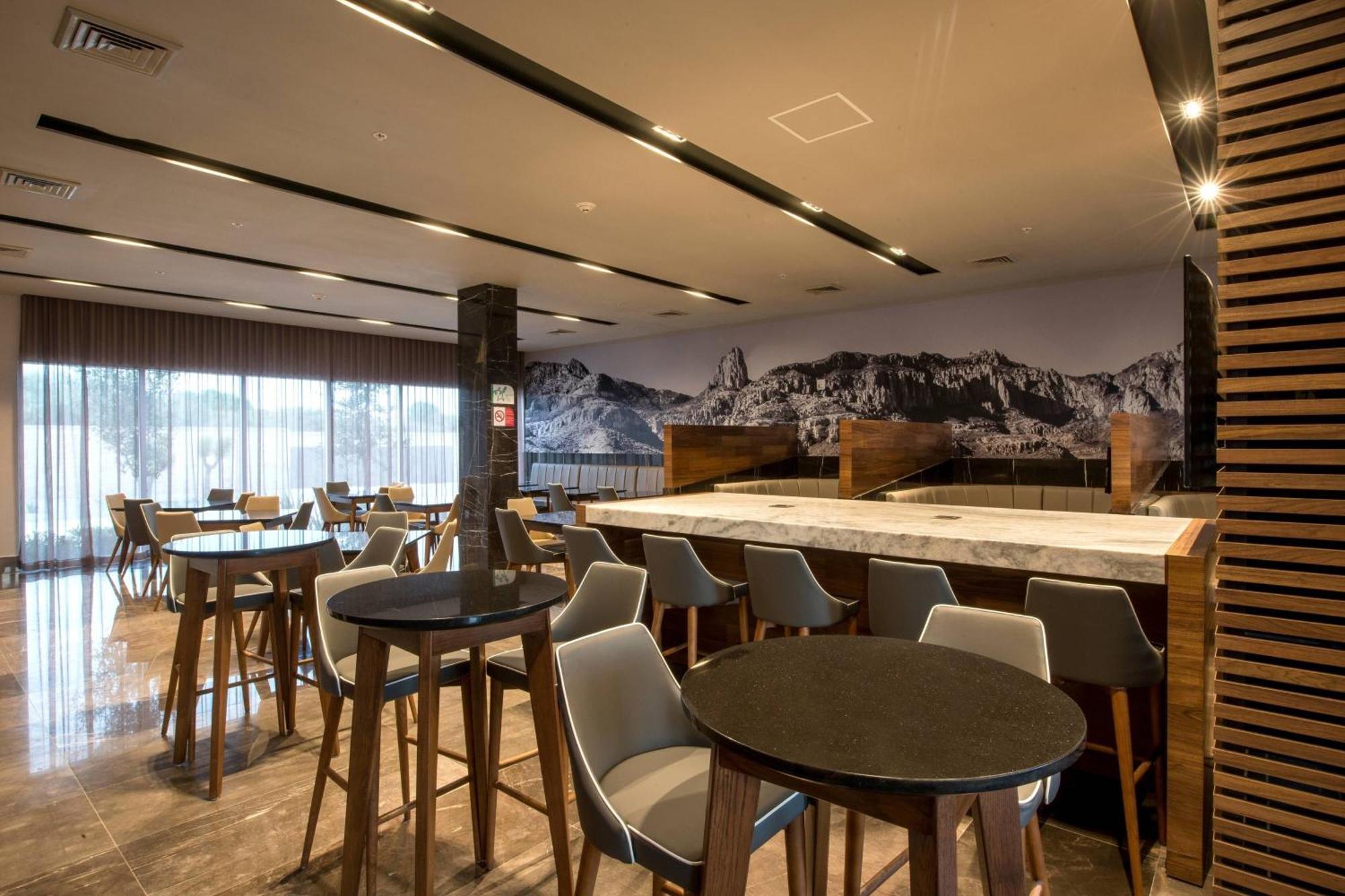 Courtyard By Marriott San Luis Potosi, Los Lagos Esterno foto