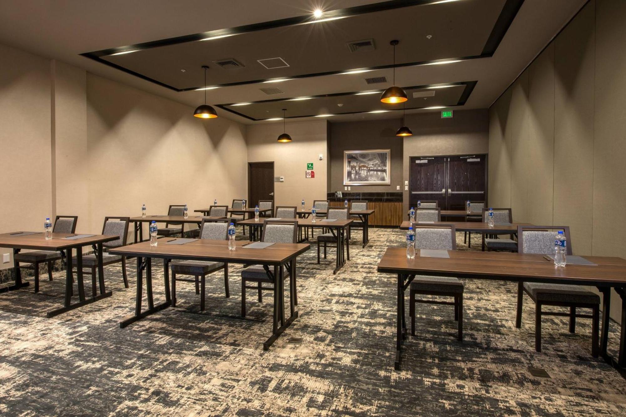 Courtyard By Marriott San Luis Potosi, Los Lagos Esterno foto
