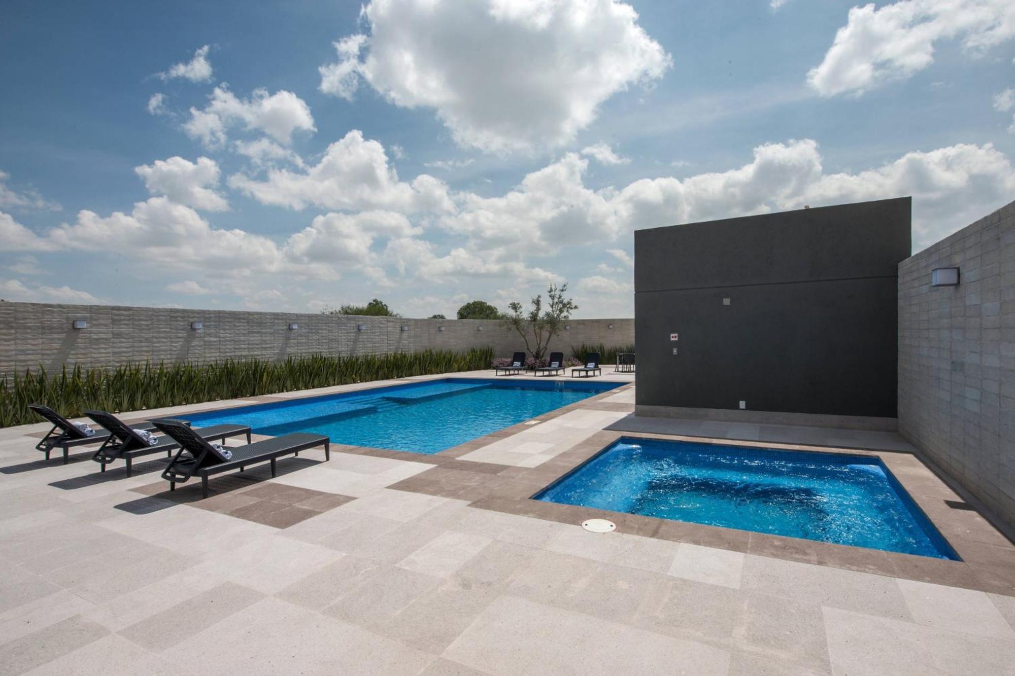 Courtyard By Marriott San Luis Potosi, Los Lagos Esterno foto