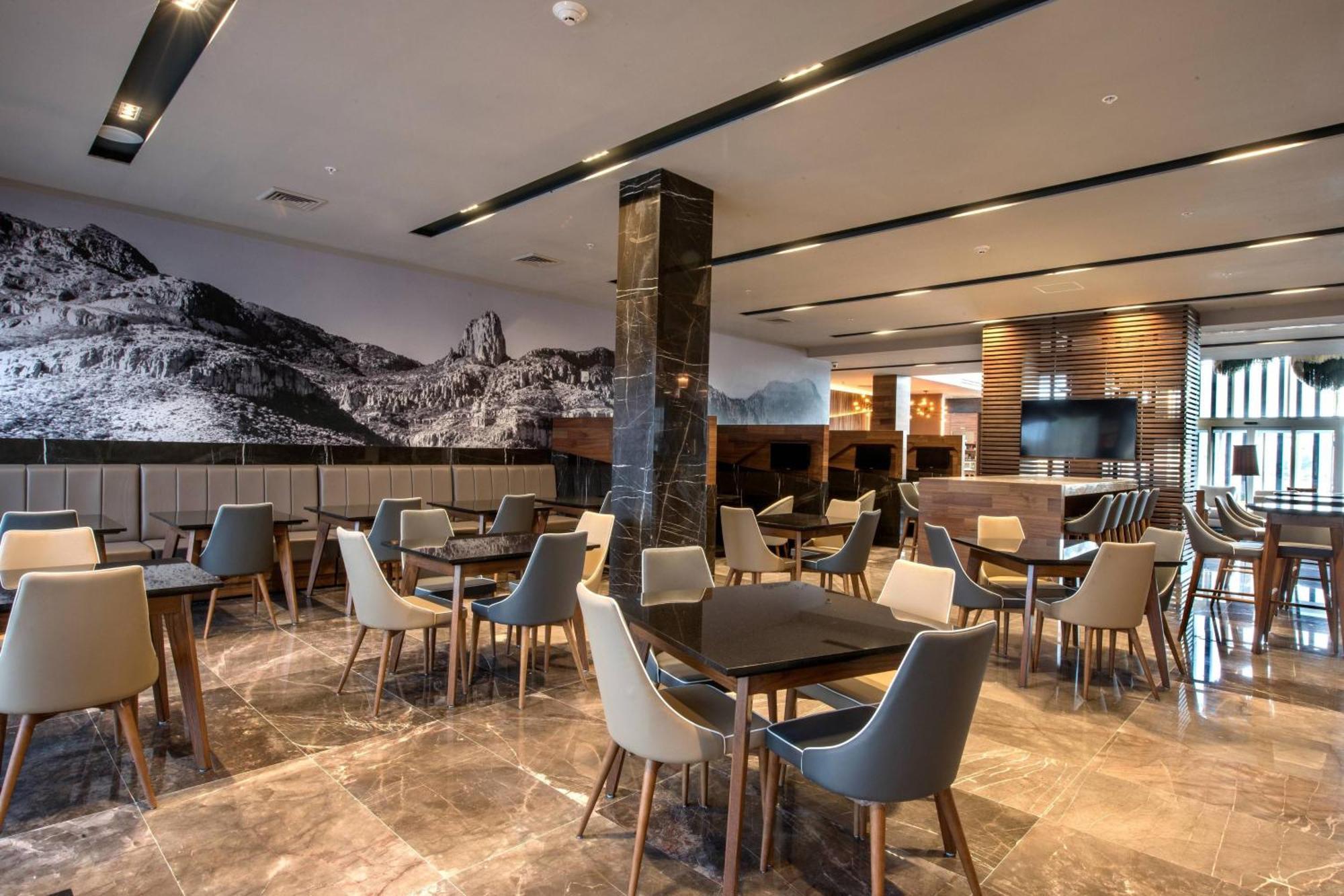 Courtyard By Marriott San Luis Potosi, Los Lagos Esterno foto